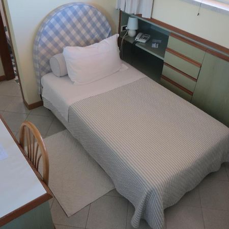 Hotel Eden Чинкуале Экстерьер фото